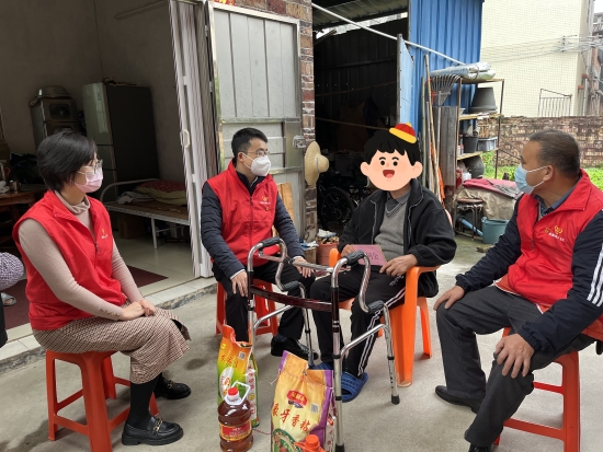 已處理16740921292162、市直機(jī)關(guān)工委副書(shū)記羅松泰慰問(wèn)困難黨員陳錦聯(lián)_副本.jpg