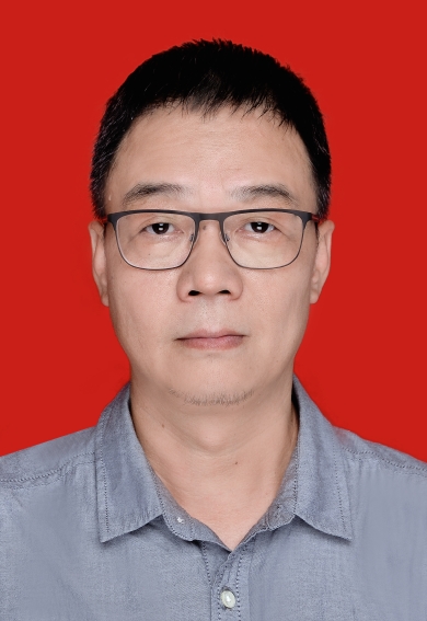 李勇?。ê雍芾砉晒砷L、四級主任科員）.jpg