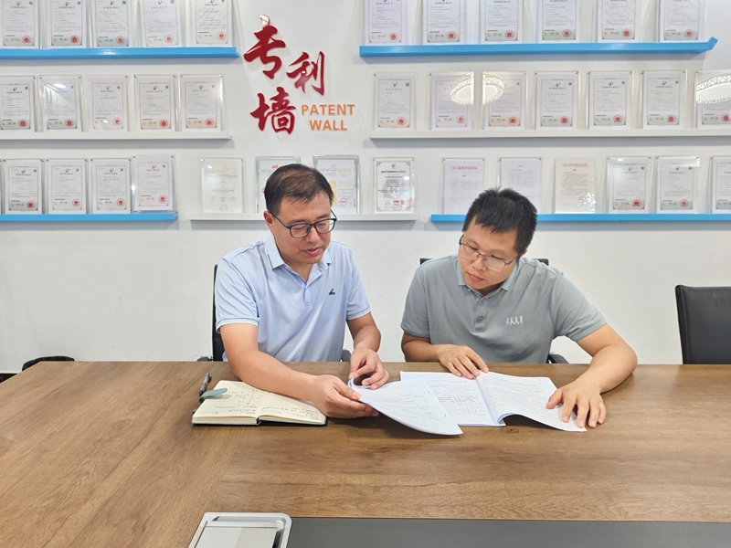 4.指導(dǎo)陳國昌申報特級技師.jpg